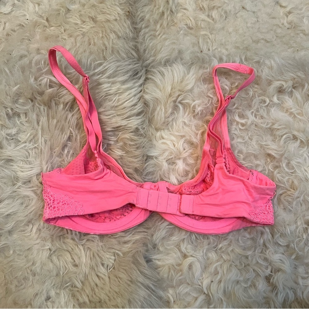 Victoria’s Secret Demi Bra - Picture 2 of 3